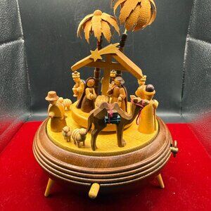 VTG German Ergebirge Wood Nativity Music, Box handmade in the Erzgebirge region
